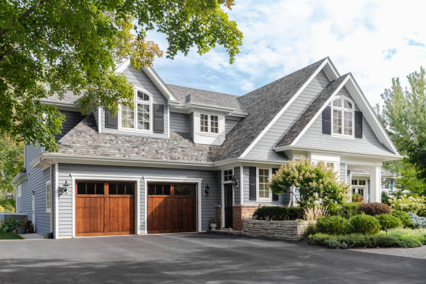 Best Roof Moss and Algae Removal  in Pekin, IL
